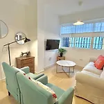 Nuevo! Acogedor 8pax 4bdr 2bth - Cozyhomesevilla4 Apartmán *