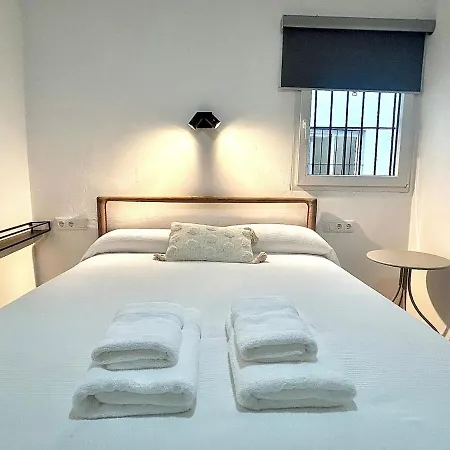 Nuevo! Acogedor 8pax 4bdr 2bth - Cozyhomesevilla4 Apartmán *